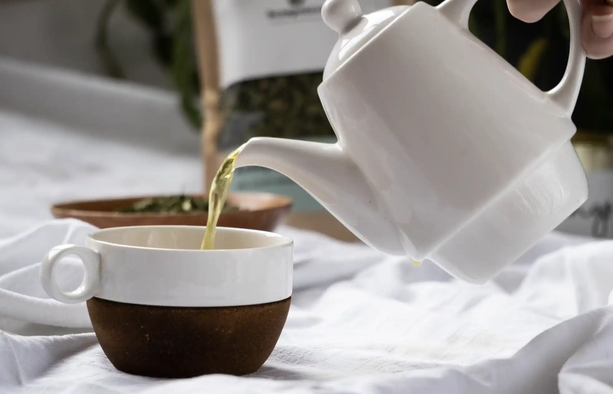 Abrisham Tea — An elegant e-commerce experience celebrating the finest artisan tea blends, rooted in Afghan tradition and craftsmanship.